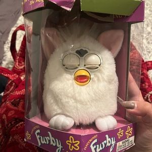 VINTAGE 1998 FURBY ELECTRONIC TOY--MODEL# 70-800--in Original Box